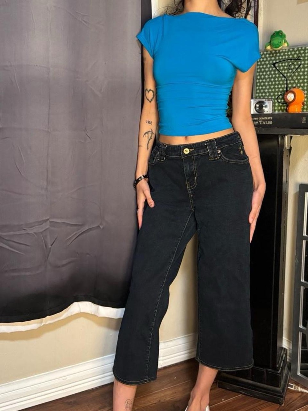 Y2K Baby Phat Capris - Picture 2 of 8